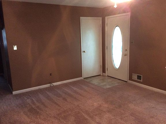 3rd image of 203 Wilson St