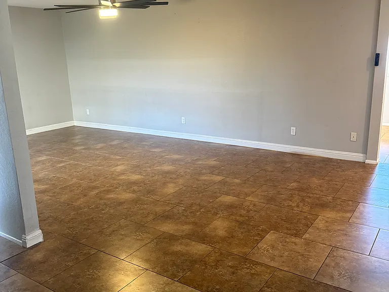2302 E Loyola Dr — Photo 11