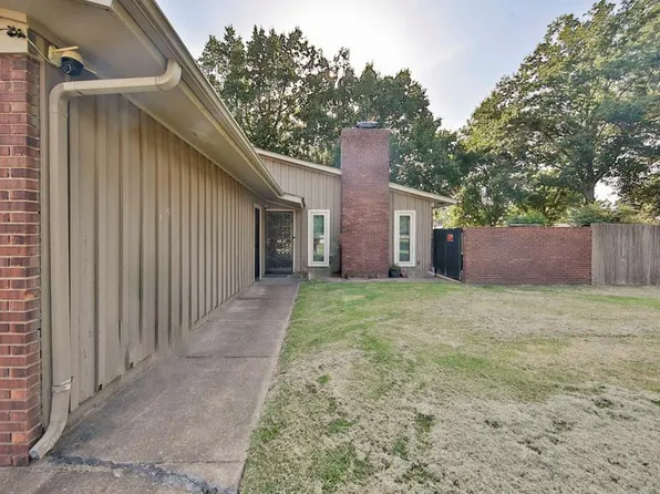 908 Clement Rd, West Memphis, AR 72301