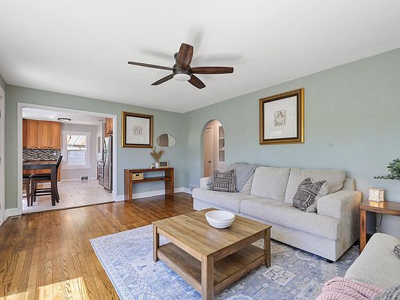 3rd image of 2723 E Mission Ave