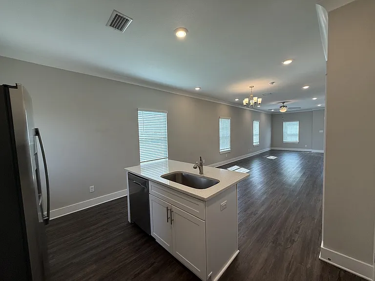202 Date Palm Ln #1 — Photo 12