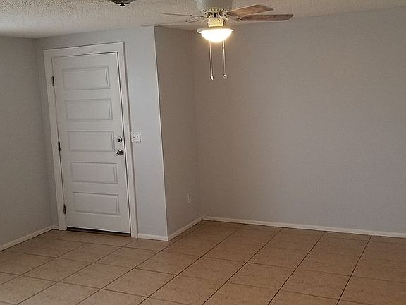 Front Entrance/Livingroom