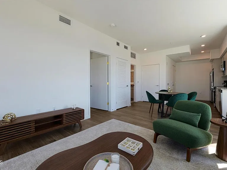 18900 Parthenia St #319 — Photo 11