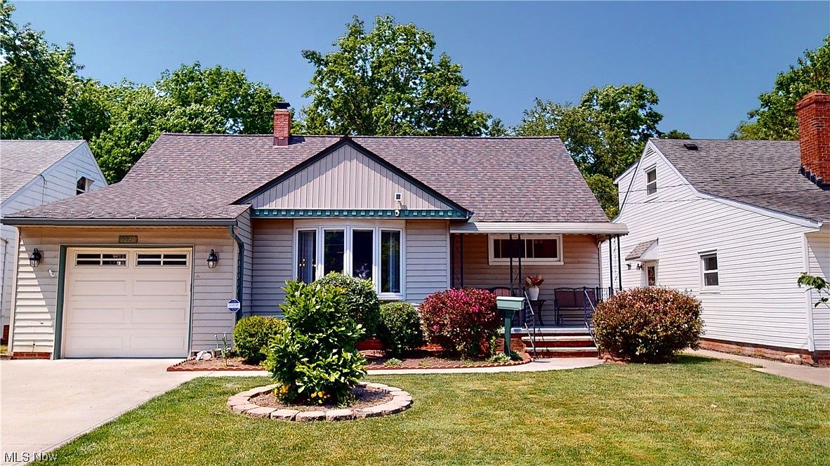 2220 Green Ridge Dr, Wickliffe, OH 44092 Zillow