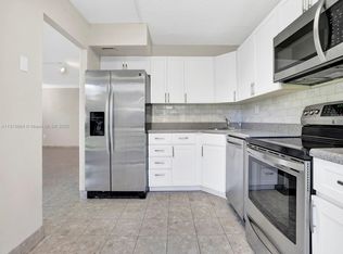 671 NE 195th St APT 205E, Miami, FL 33179