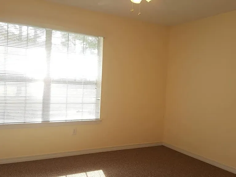 502 Meadow Ln — Photo 18
