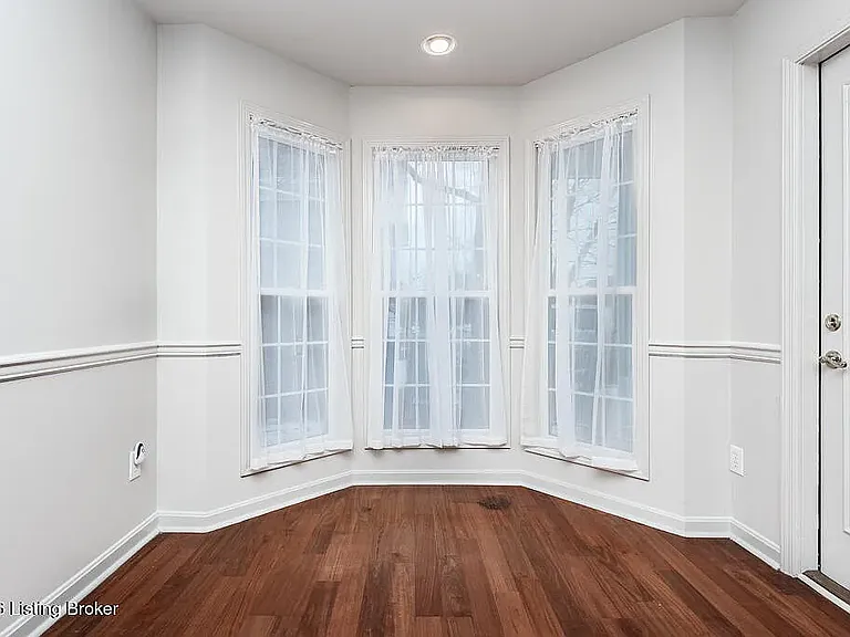 1107 Belmont Park Way — Photo 9