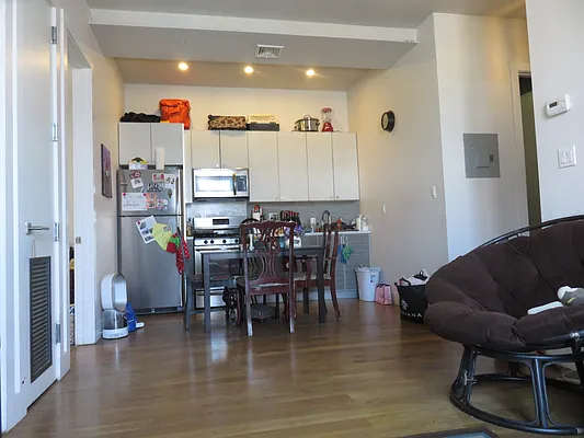 Rented by Rennit Inc. | media 40