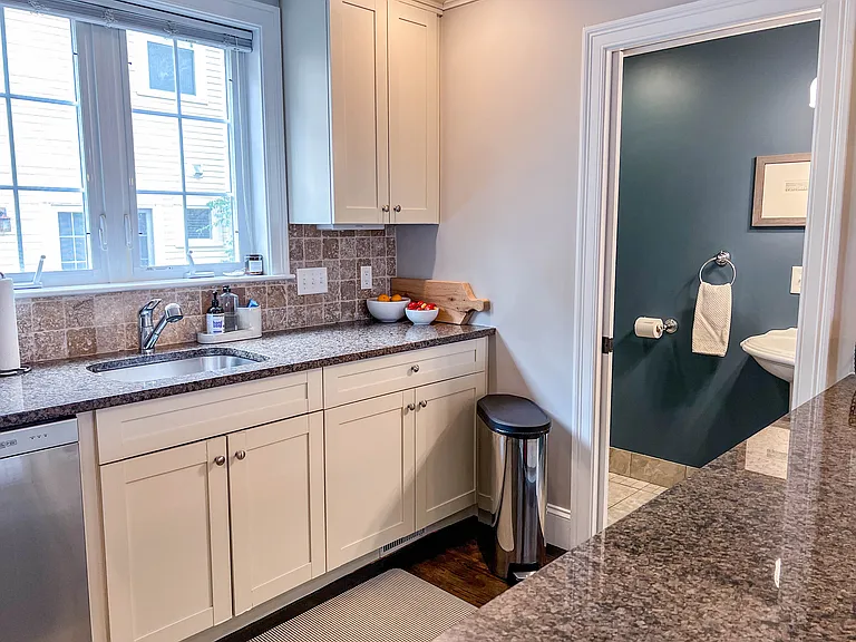 79 Dresser St — Photo 11