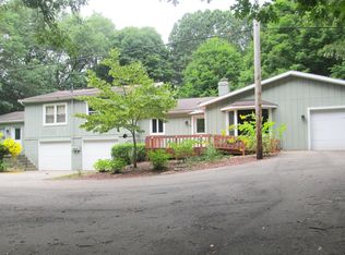 976 S 4th St, Kalamazoo, MI 49009