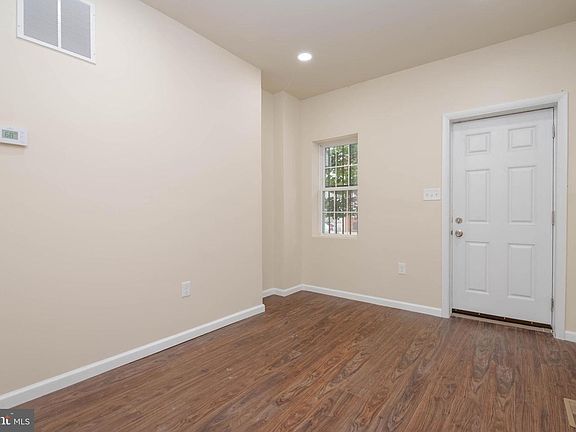 3rd image of 1839 Ramsay St