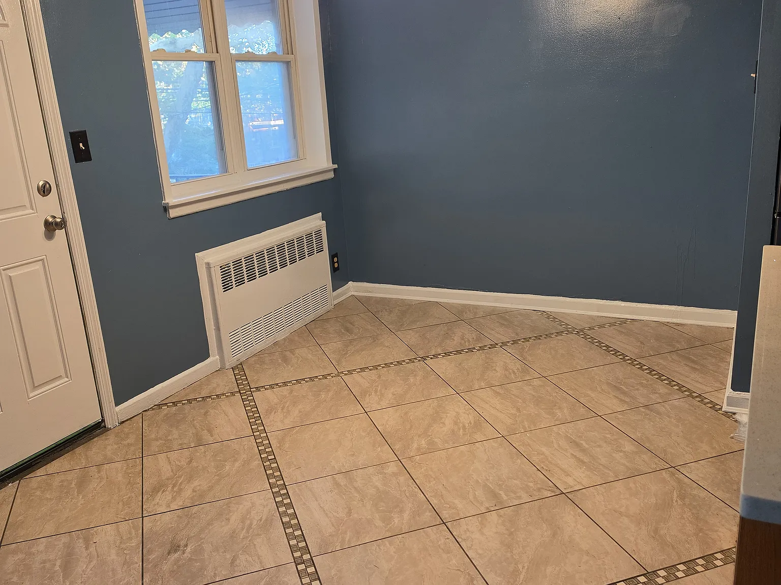 3 bed, 1236 sqft, $3,500 — Photo 3