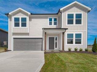 1504 SW Arborpark Ter, Lees Summit, MO 64082
