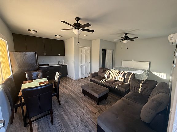 3rd image of 2820 S Sandhill Rd #1