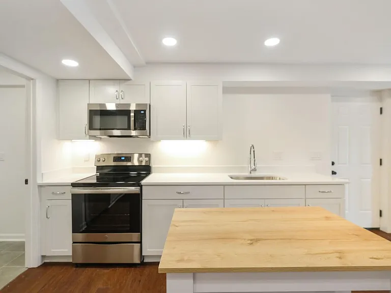 207 Township Dr #BOTTOM FLOOR — Photo 5
