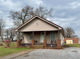 101 W Broadway St, Fairfield, IL 62837