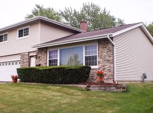 219 Collen Dr, Lombard, IL 60148