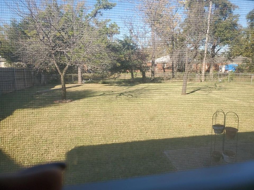 2nd image of 3105 SE 20th St