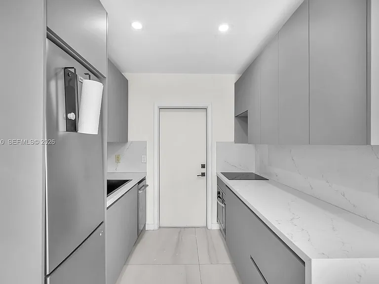 621 SW 33rd Ave #621 — Photo 3