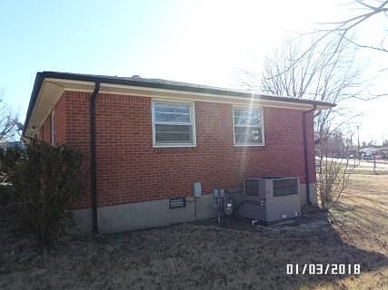 4th image of 403 Carman Ave