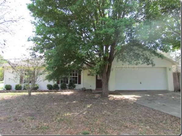 9352 Lakeshore Dr, Clermont, FL 34711