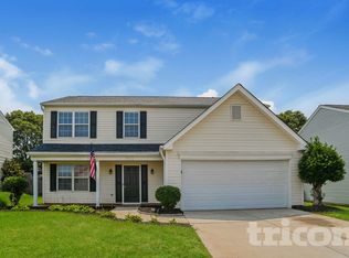 9720 Avensong Crossing Dr, Charlotte, NC 28215