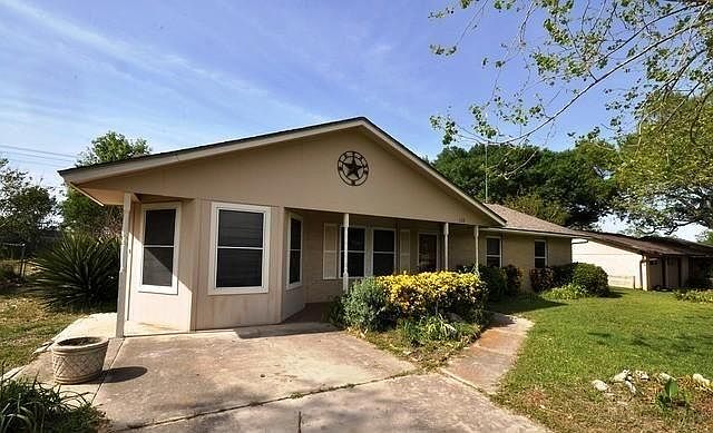 1st image of 128 Hillcrest Dr