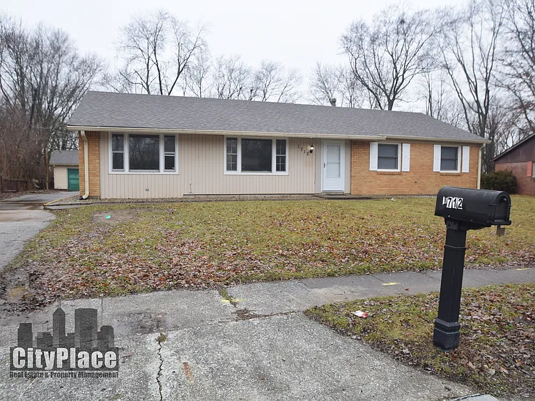 1712 Arley Dr — Photo 3