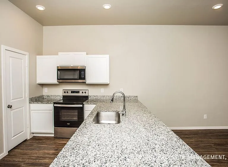 2113 N Jayton Ave #B — Photo 10