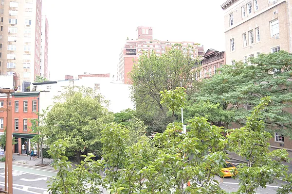 Rented by Tabak Real Estate | media 23