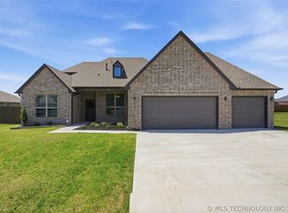 150 Phillips St, Skiatook, OK 74070
