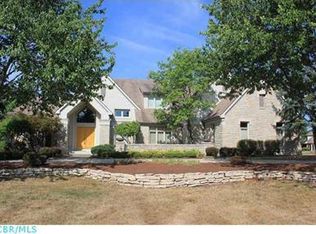 2111 Abbotsford Green Dr, Powell, OH