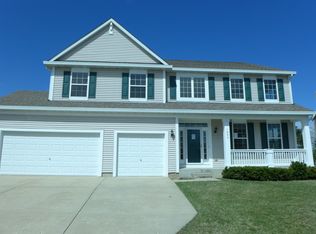 1802 Prairie Ridge Cir, Lindenhurst, IL 60046