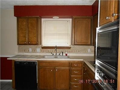 3rd image of 3701 Wendell Dr
