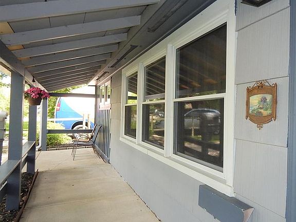 2nd image of 3037 Dennis Ln