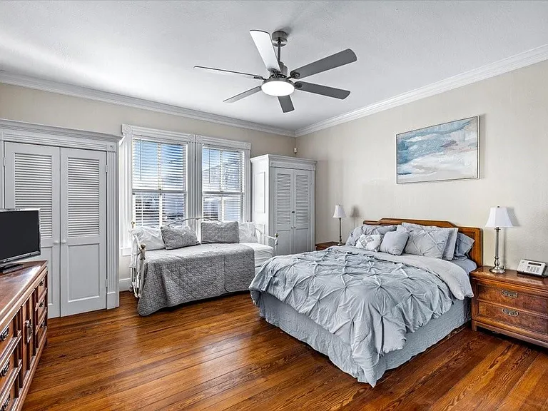 2207 Avenue P — Photo 25