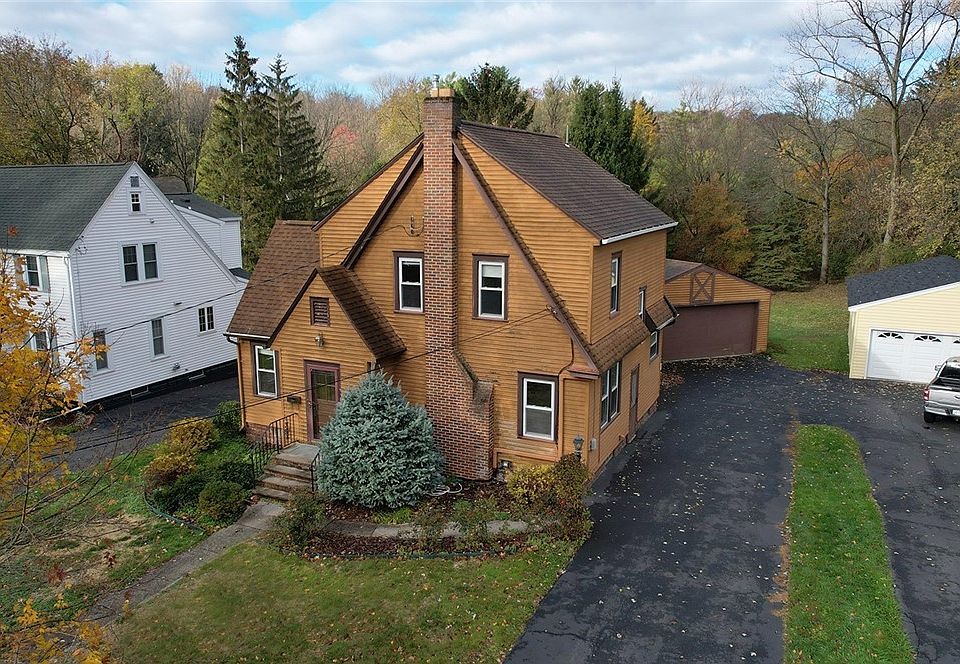 1st image of 304 Cornwall Dr