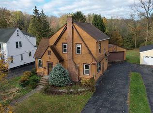 304 Cornwall Dr, Syracuse, NY 13214