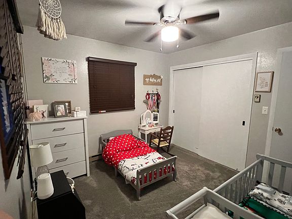 3rd image of 101 E Walnut St