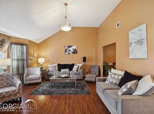 4755R Bridle Point Pkwy, Snellville, GA 30039