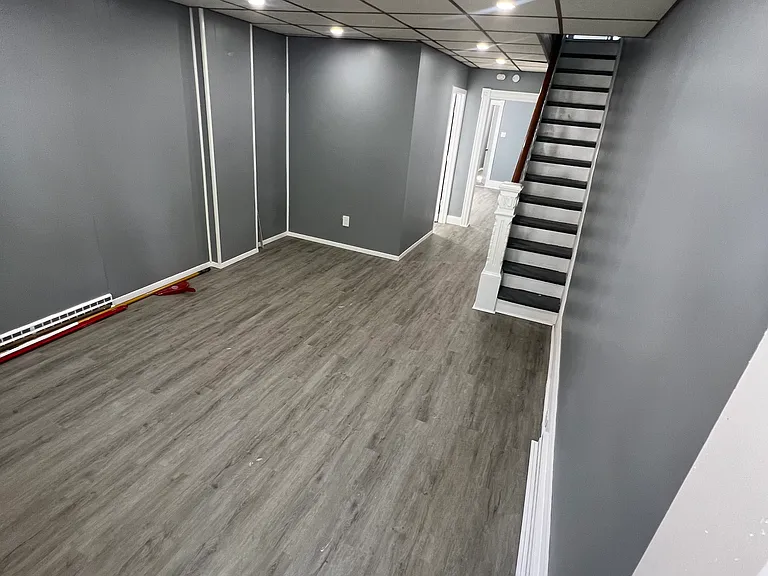 916 Birch St — Photo 1