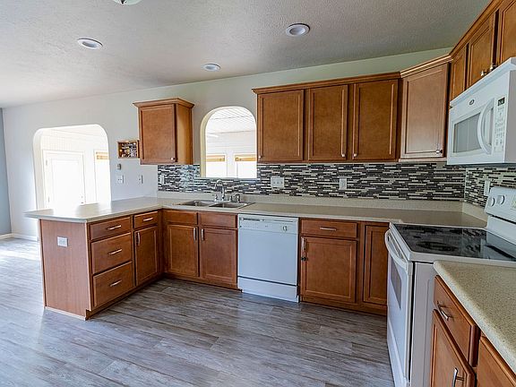 5th image of 20053 Amethyst Dr