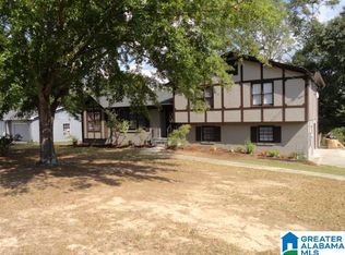 613 Crosscreek Trl, Pelham, AL 35124