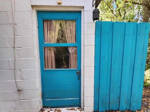 1030 NE 9th St #C, Gainesville, FL 32601