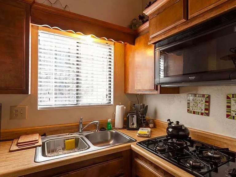 136 W Aeroplane Blvd — Photo 4
