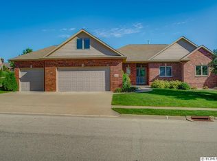 2456 Hilton Springs Dr, Dubuque, IA 52002