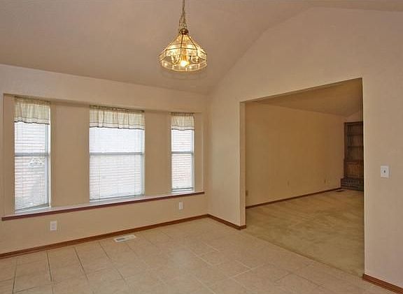 3rd image of 1136 McConnell Dr