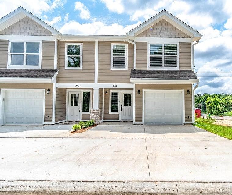 1st image of 200 Ellis Ave #200