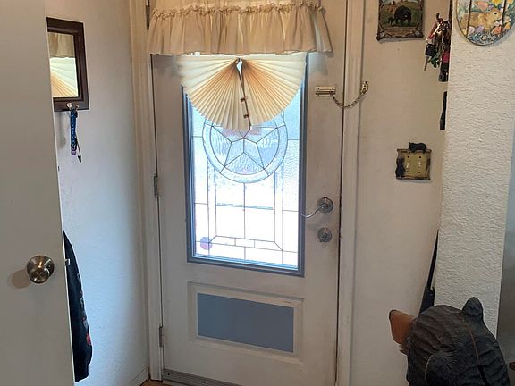 3rd image of 213 Round Mountain Ln