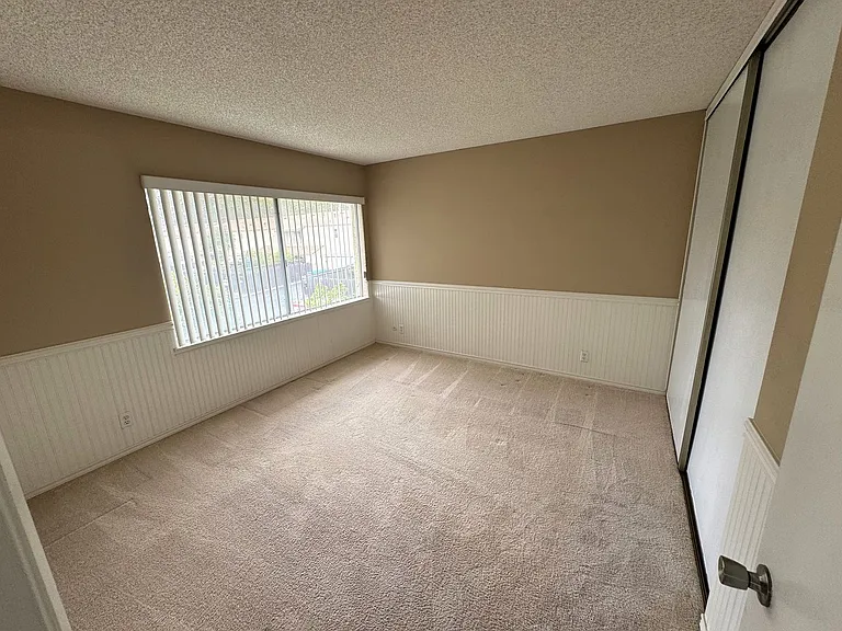 7313 Unicorn Cir — Photo 18
